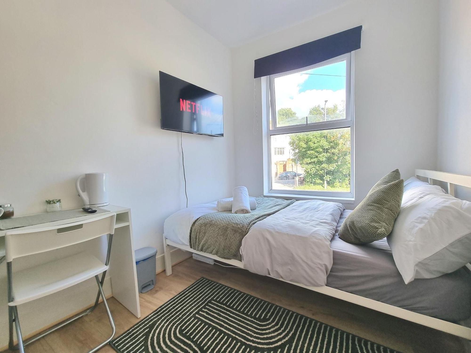 Easy Rooms, London Luton Airport -24 Hour Check-In מראה חיצוני תמונה